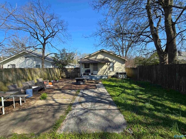 Building Photo - 410 McCullough Ave NE