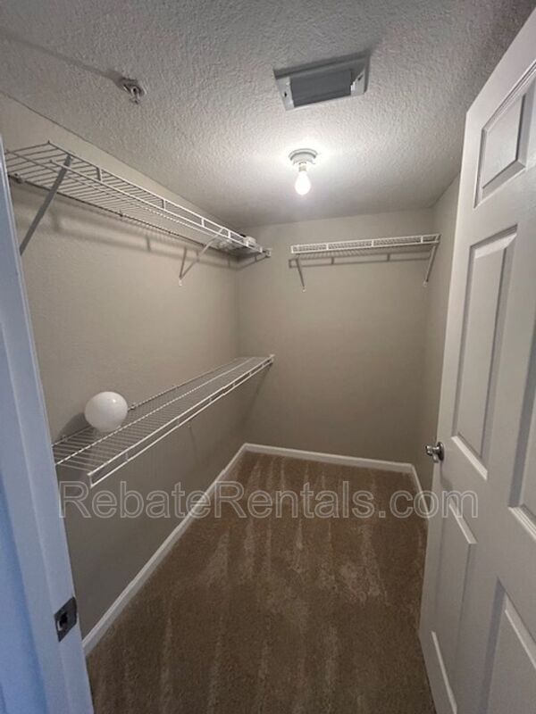 Building Photo - 10075 Gate Pkwy N