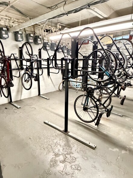 Building Photo - 116 Riverway