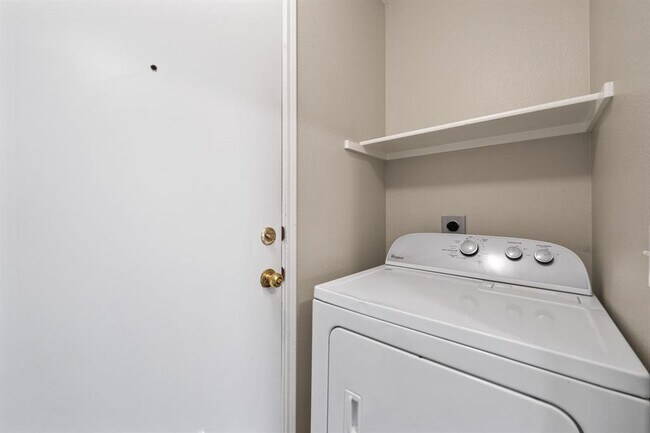 Building Photo - 4904 Gnarled Oak Cove