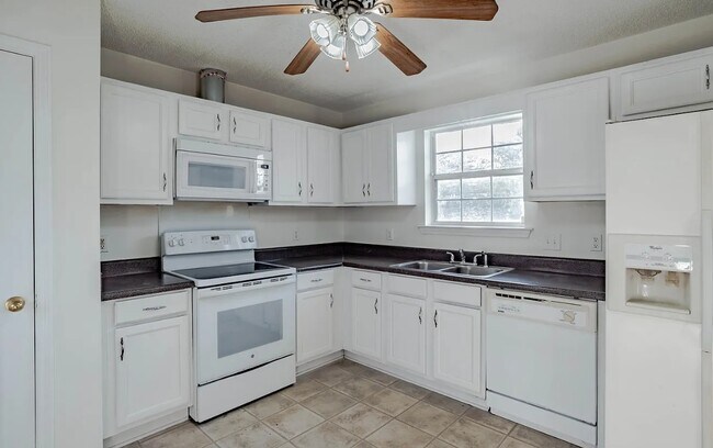 Building Photo - 8361 Jeptha Ct