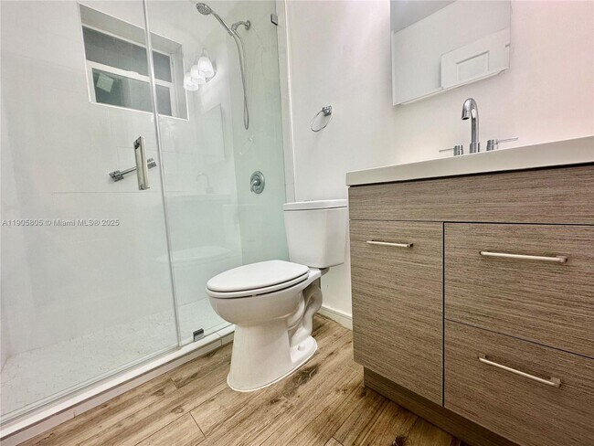 Building Photo - 1508 SW 13th Ave