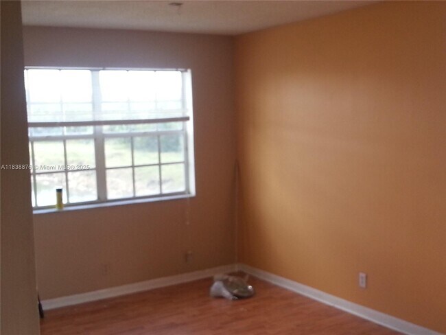 Building Photo - 465 SW 86th Ave