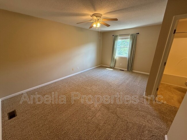 Building Photo - 263 Copper Hill Dr