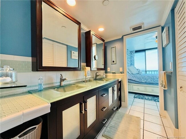 Building Photo - 8800 S Ocean Dr