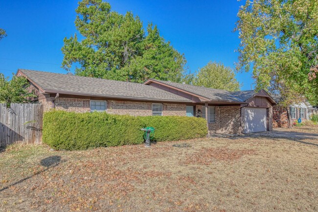 Building Photo - Beautiful newly Updated Edmond Home!