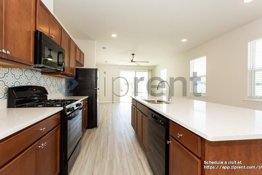 Building Photo - 152 Cedar Elm Wy