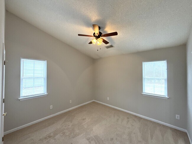 Building Photo - 3214 Atlas Dr