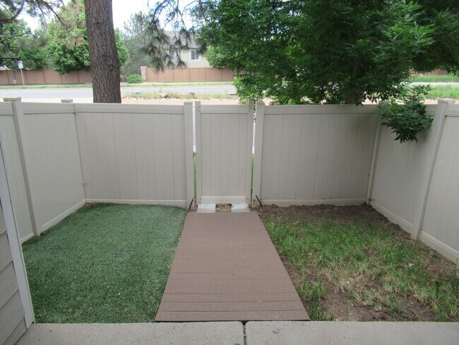 Building Photo - Adorable 1 bedroom with W/D