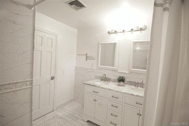Building Photo - 10 Lundy Ln