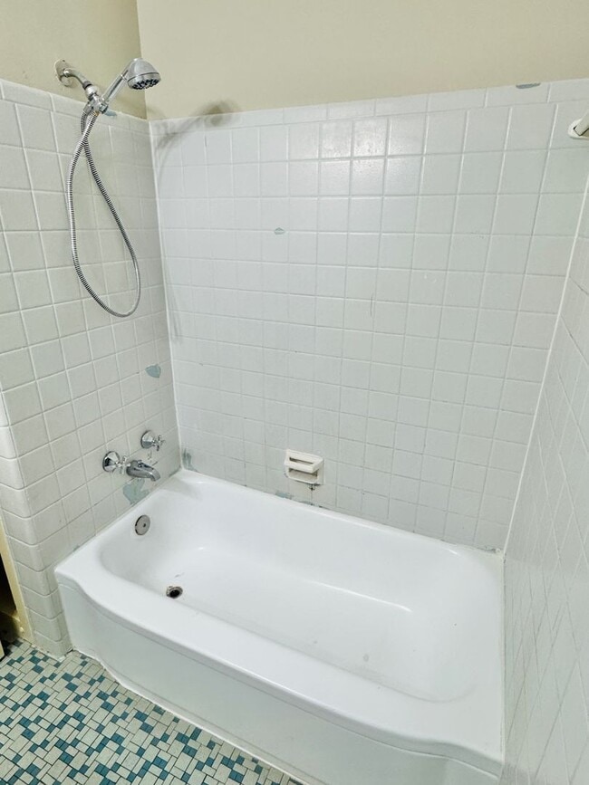 Building Photo - Beyond Perfect 3 bedroom 1 bath !!!!