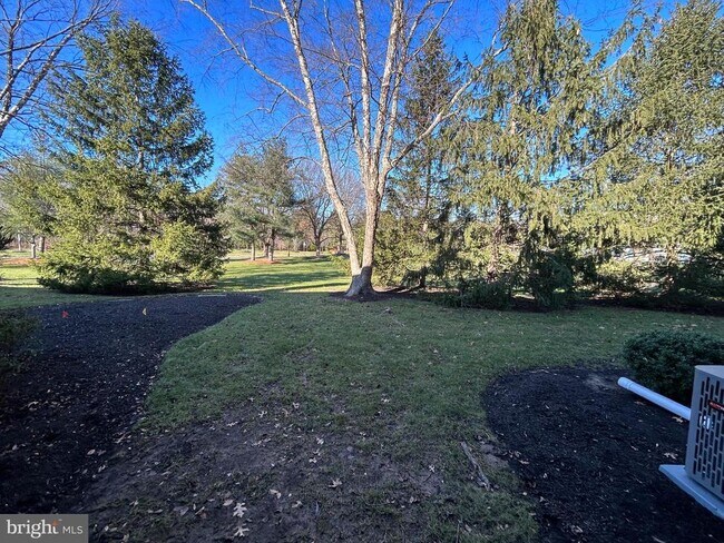 Building Photo - 25 Wyndham Pl