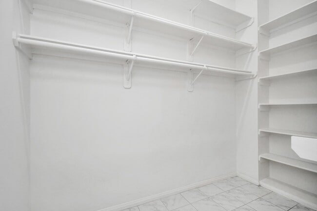 Building Photo - 15711 Rosewood Hill Ct