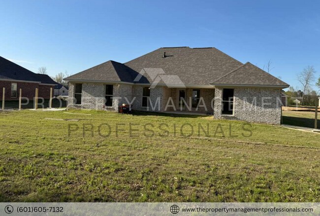 Building Photo - 563 Patrick Farms Dr