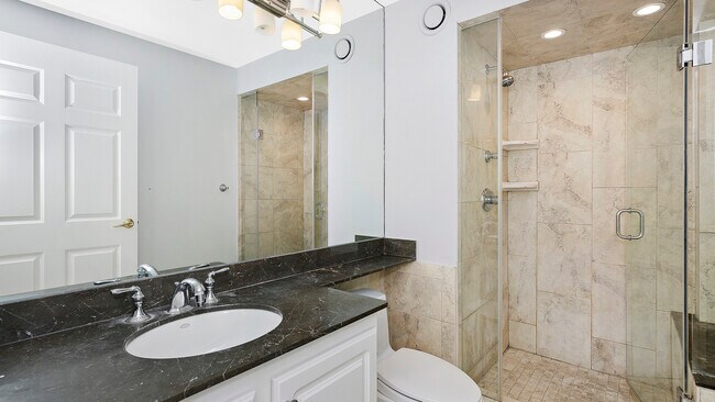 Building Photo - 345 N La Salle Dr