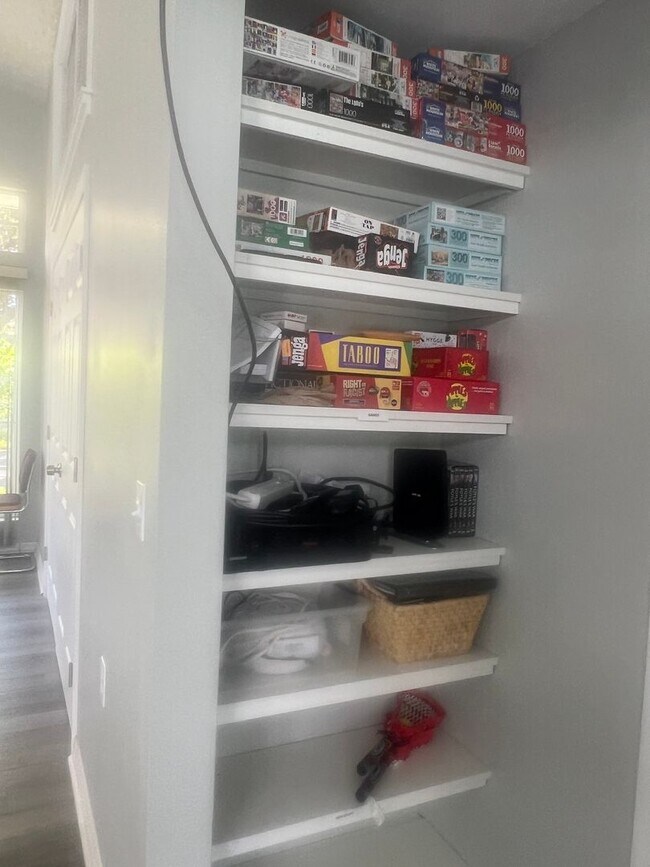 Building Photo - Fabulous Newly available Seasonal Rental i...