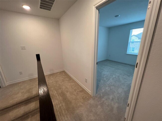 Building Photo - 204 Doodle Ln