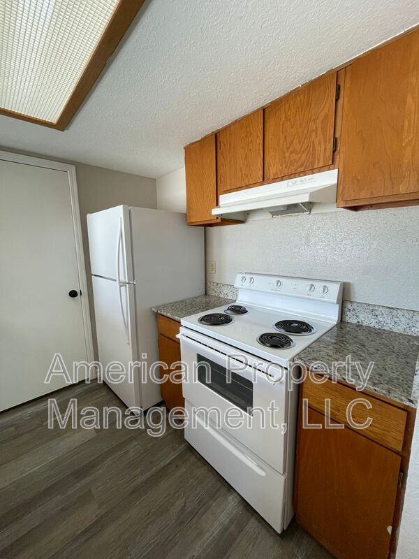 Building Photo - 13115 E 44th St