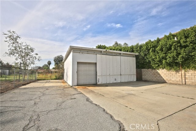 Building Photo - 1207 S 10th Ave