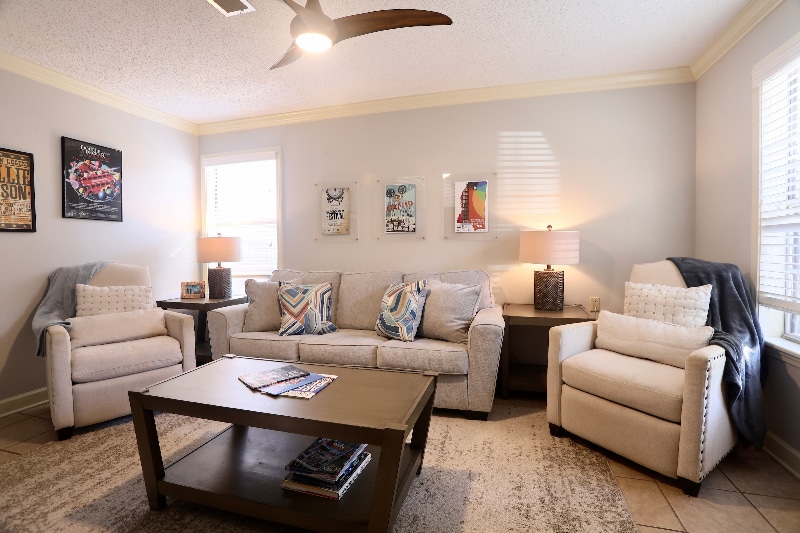 Building Photo - 206 Edinburgh Way