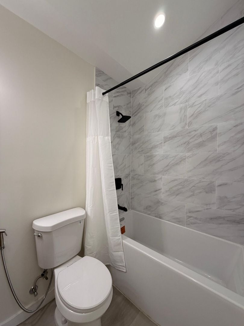 Building Photo - 720 Geneva St