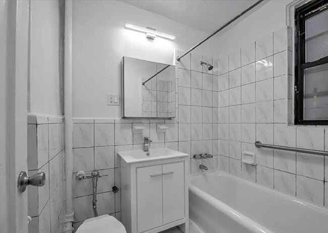 Building Photo - 402 Bay Ridge Pkwy