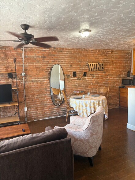 Building Photo - 15 Tregaski Ln