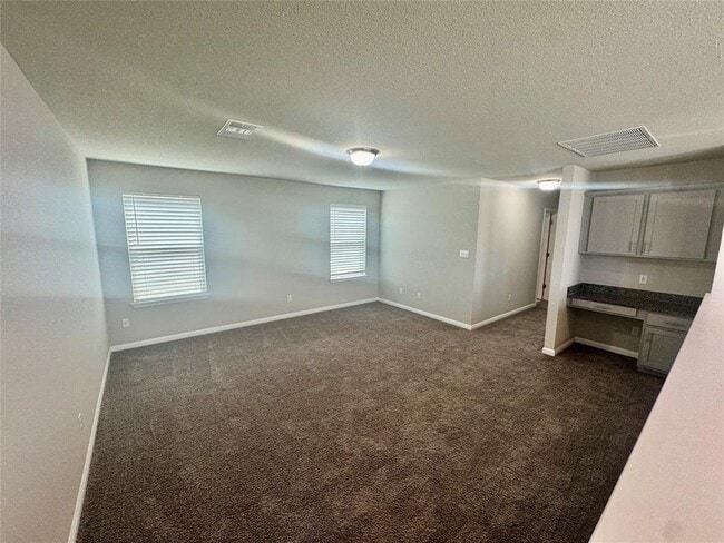 Building Photo - 112 Buckthorn Dr