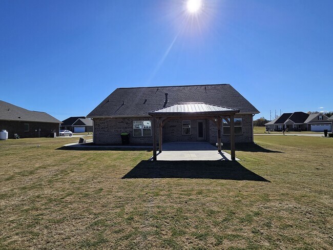 Building Photo - 112 Mergini Dr