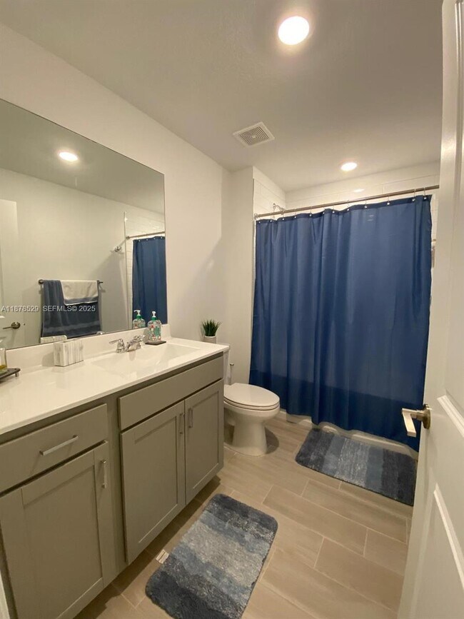 Building Photo - 11060 Middle Strm Dr