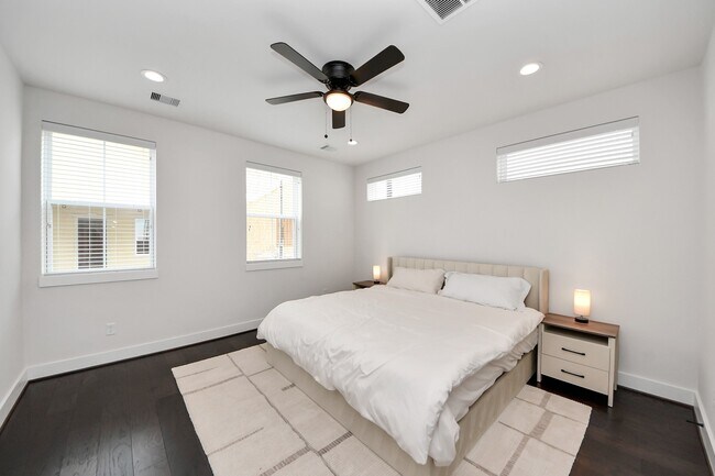 Building Photo - 5502 Wheatley St