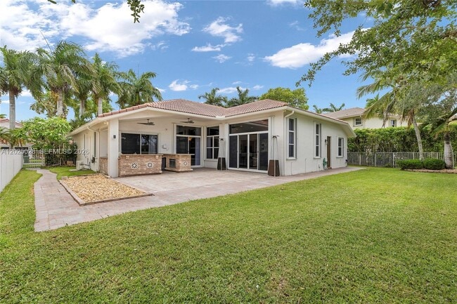 Building Photo - 950 Marina Dr