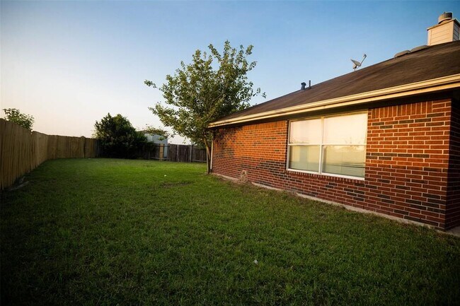 Building Photo - 9119 Melody Park Ln