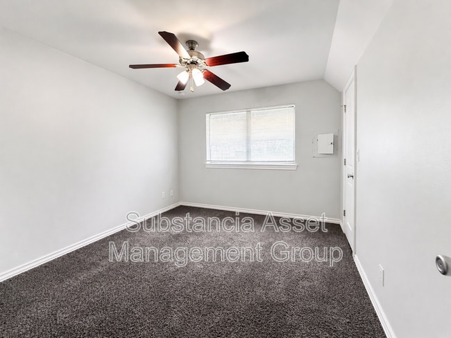 Building Photo - 1429 NW 24th St