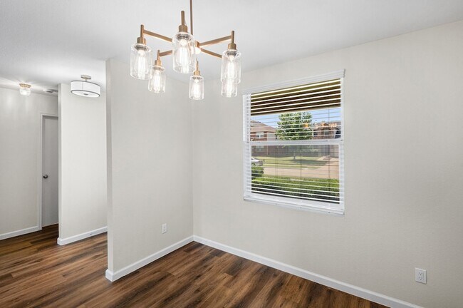 Building Photo - 2140 Hacienda Ct