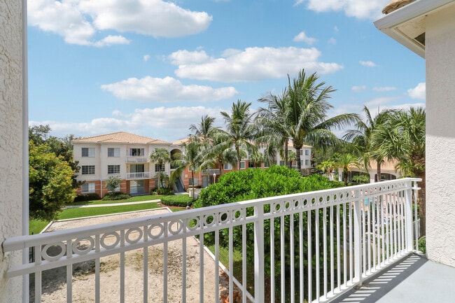 Building Photo - 4302 Myrtlewood Cir W