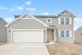 Building Photo - Large 4 Bedroom Newer Home for Lease