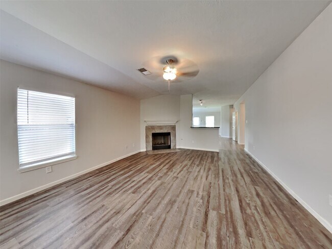 Building Photo - 18347 Austin Oak Ln