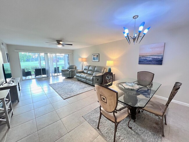 Building Photo - ** 2 BED-2 BATH FIRST FLOOR CONDO AT GLENM...