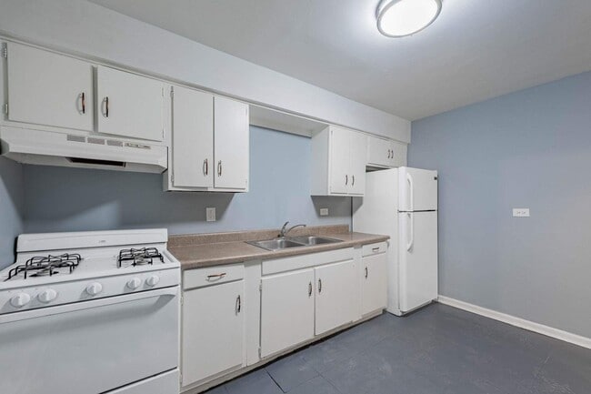 Building Photo - 2655 W 47th St