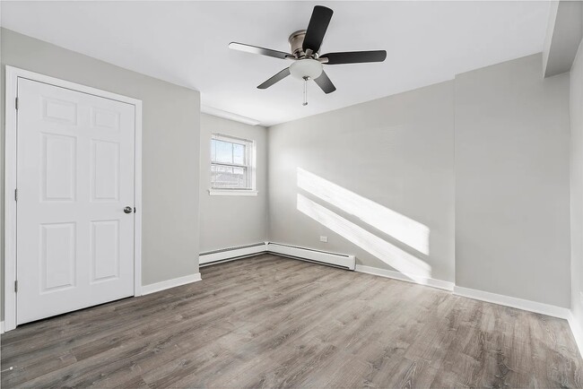 Building Photo - 5358 S Narragansett Ave