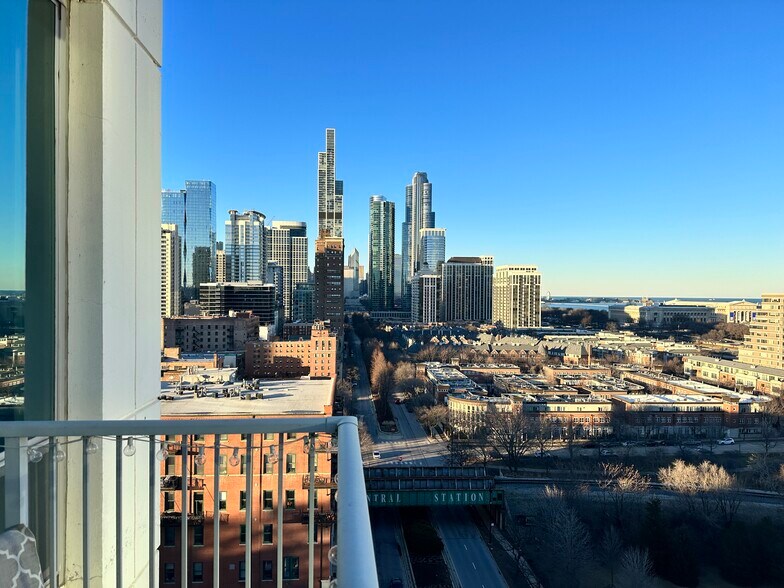 Building Photo - 1600 S Indiana Ave