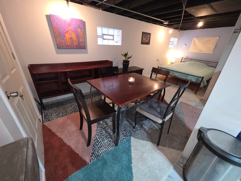 Building Photo - 3921 E Layton Ave