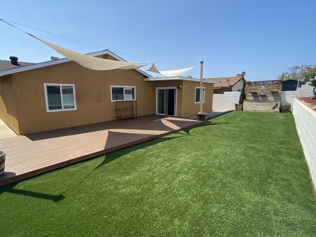 Building Photo - 8050 Columbus St