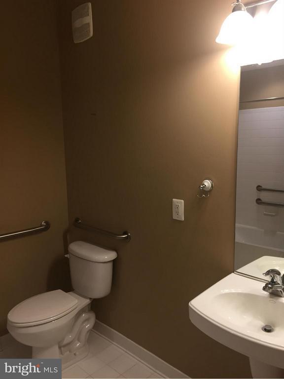 Building Photo - 6161 Willow Pl