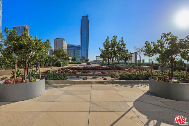 Building Photo - 889 Francisco St