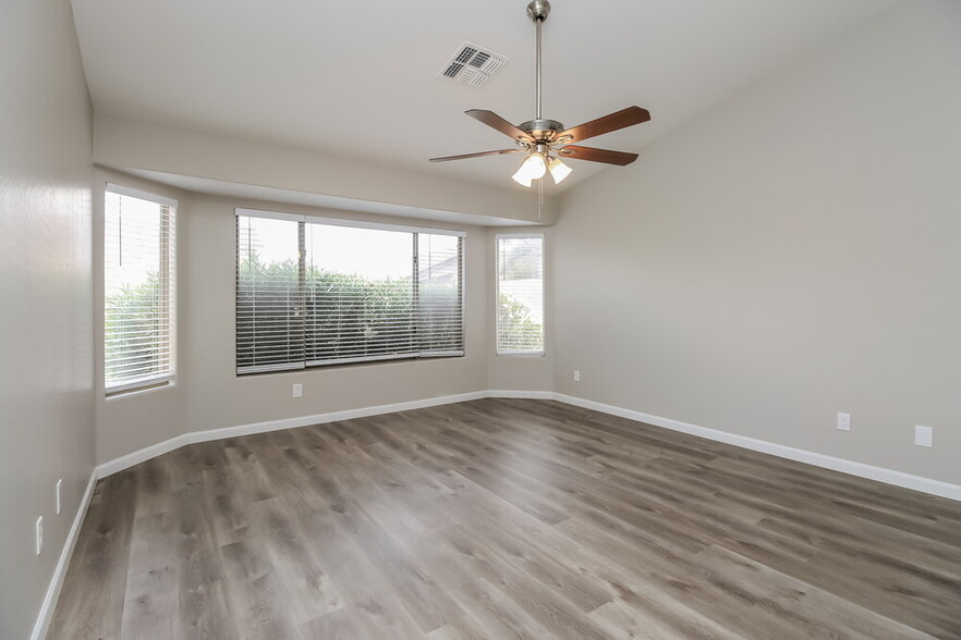 Building Photo - 3741 S Brighton Ln