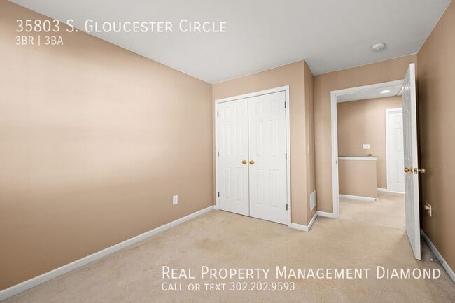 Building Photo - 35803 S Gloucester Cir