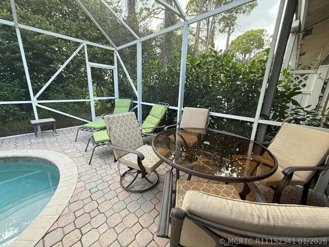 Building Photo - 328 W Coral Trace Cir