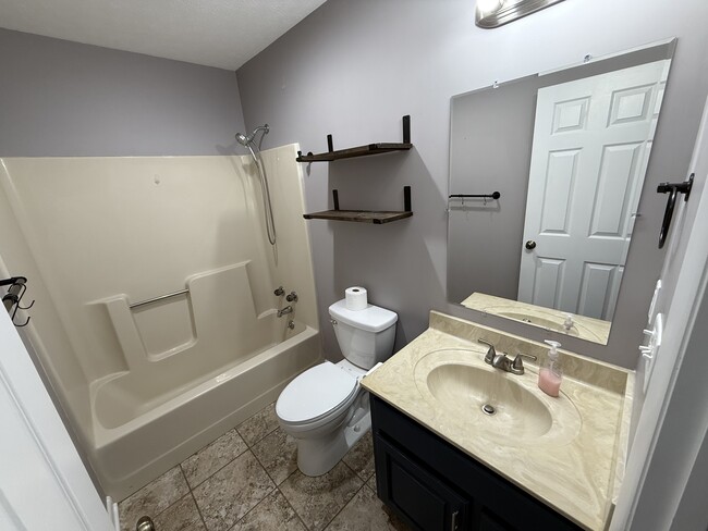 Building Photo - 3333 Tanner Rd